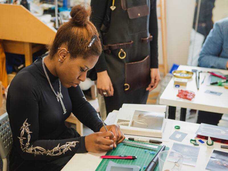 Take Up a New Hobby and Try Jewelry Making Classes in NYC